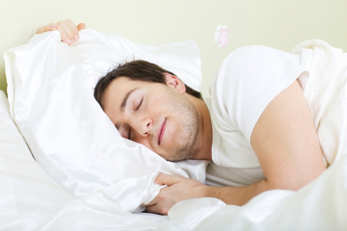 5-Makanan-yang-Dapat-Membantu-Anda-Cepat-Tidur.jpg makanan cepat tidur, coklat, buah ceri, susu