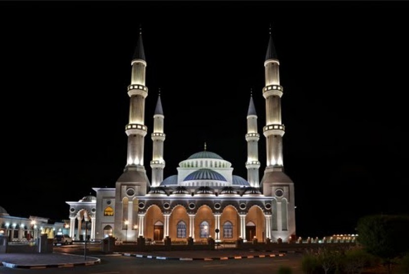 wisata halal, masjid al faruq, masjid di arab
