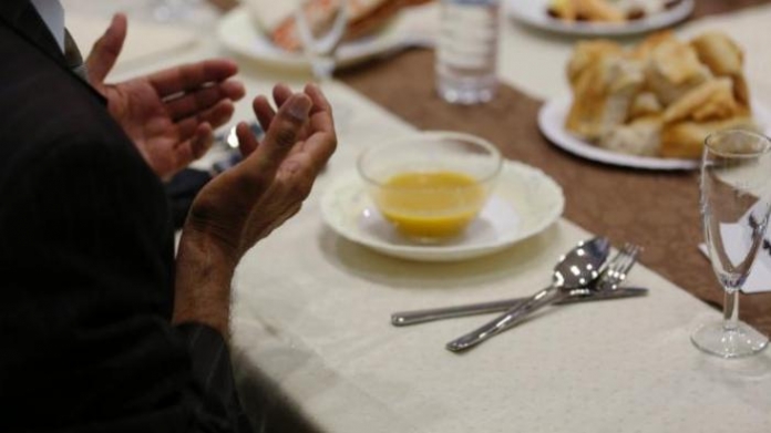 Tips Menyiapkan Menu Berbuka yang Menyehatkan - Suara Muslim