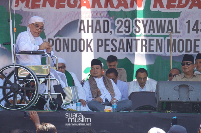 Kiai Ma’shum, Lakukan Orasi Meski Berkursi Roda di halal bi halal dan silaturahim 212 Kiai Ma’shum, Lakukan Orasi Meski Berkursi Roda di halal bi halal dan silaturahim 212