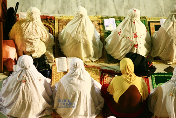 Rahasia Hidup Bahagia dengan memuliakan al quran Rahasia Hidup Bahagia dengan memuliakan al quran