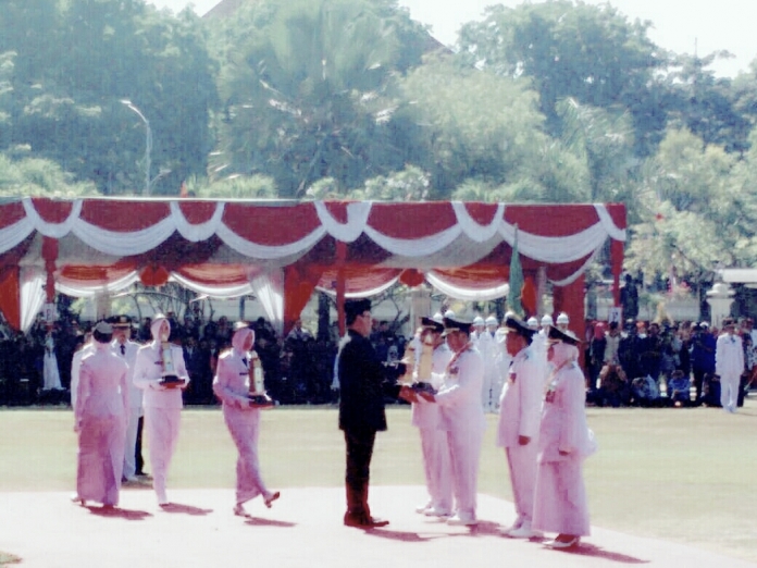 Upacara HUT ke 72