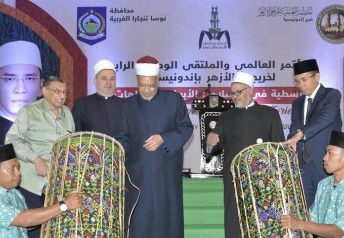 Pembukaan Konferensi Internasional Alumni Al-Azhar Mesir.