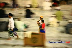 Beginilah Sebaiknya Orangtua Mengajarkan Adab kepada Anak