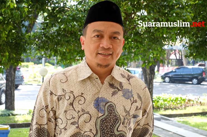 Guntur Romli: UBN Pejuang Khilafah Kini Dukung Prabowo-Sandi Guntur Romli: UBN Pejuang Khilafah Kini Dukung Prabowo-Sandi