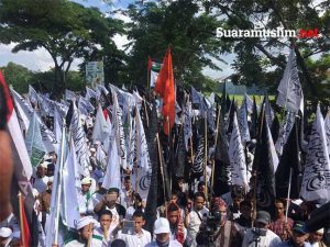 Ribuan Umat Islam Se-Jatim Kepung Konjen AS di Surabaya