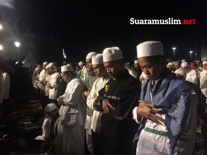 Survei LSI: Pemilih Indonesia Cenderung Mendengarkan Imbauan Para Ulama Survei LSI: Pemilih Indonesia Cenderung Mendengarkan Imbauan Para Ulama