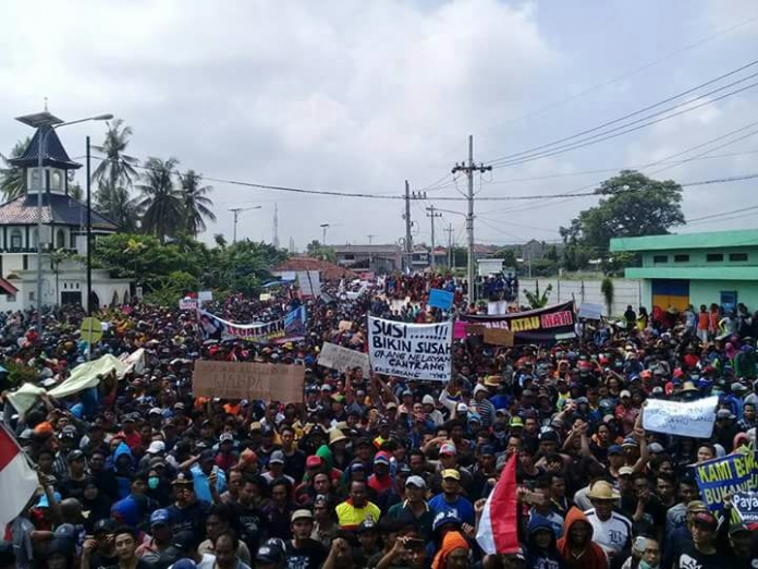 Demonstrasi Nelayan di Brondong