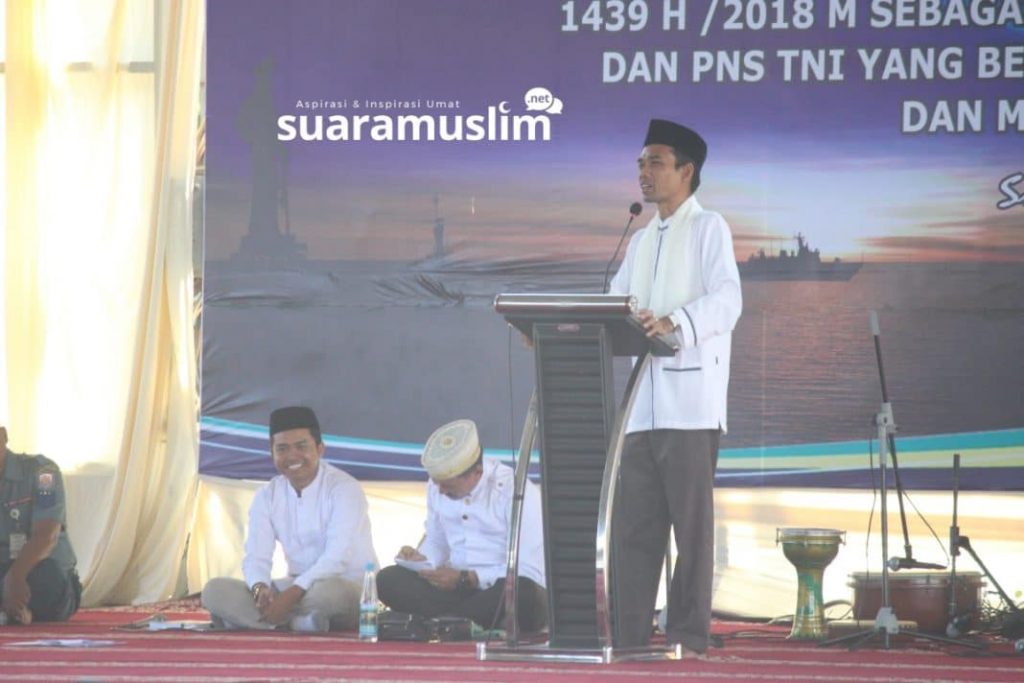 Ustadz Abdul Somad Tabligh Akbar di Koarmatim Surabaya(10)