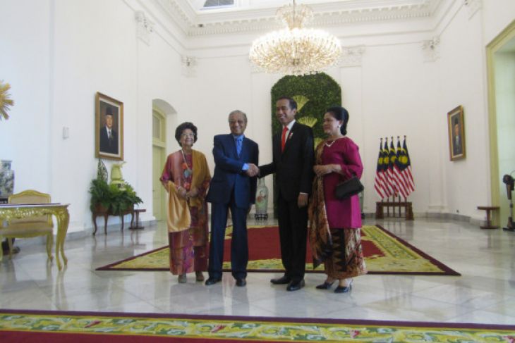 Presiden Jokowi Sambut PM Mahatir Muhammad di Istana Bogor