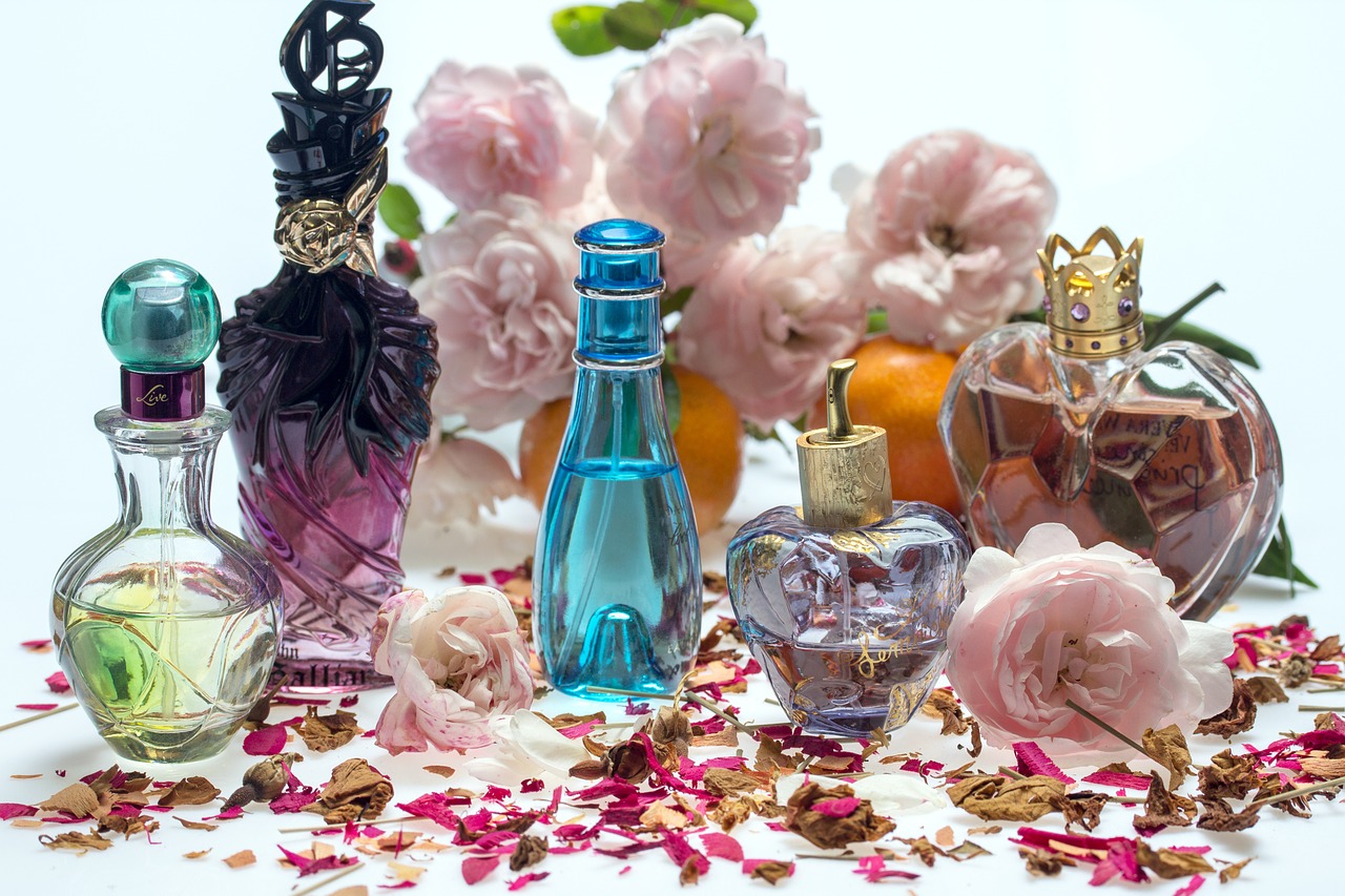 Dalil dan Hikmah Larangan Memakai Parfum Saat Haji