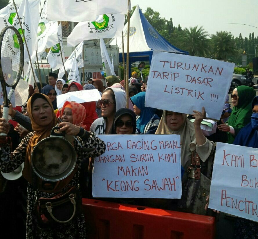 Puluhan Emak-Emak Akan Demo KPU Tuntut Jokowi Mundur
