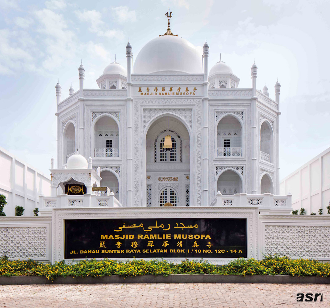 Masjid Ramlie Musofa, Taj Mahal Versi Indonesia