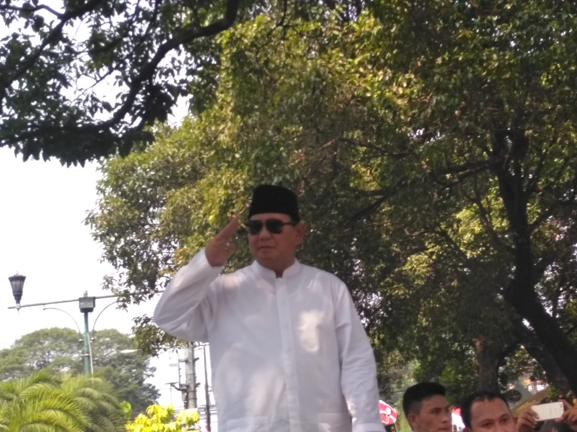 Dimarahi Prabowo, Pengawal Yang Mendorong Emak-emak Minta Maaf