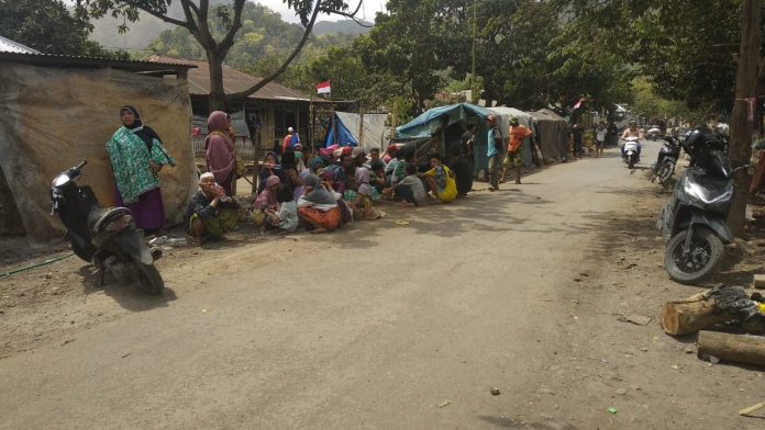 Gempa 6,5 Skala Richter Guncang Lombok, Perbukitan di Rinjani Longsor Gempa 6,5 Skala Richter Guncang Lombok, Perbukitan di Rinjani Longsor