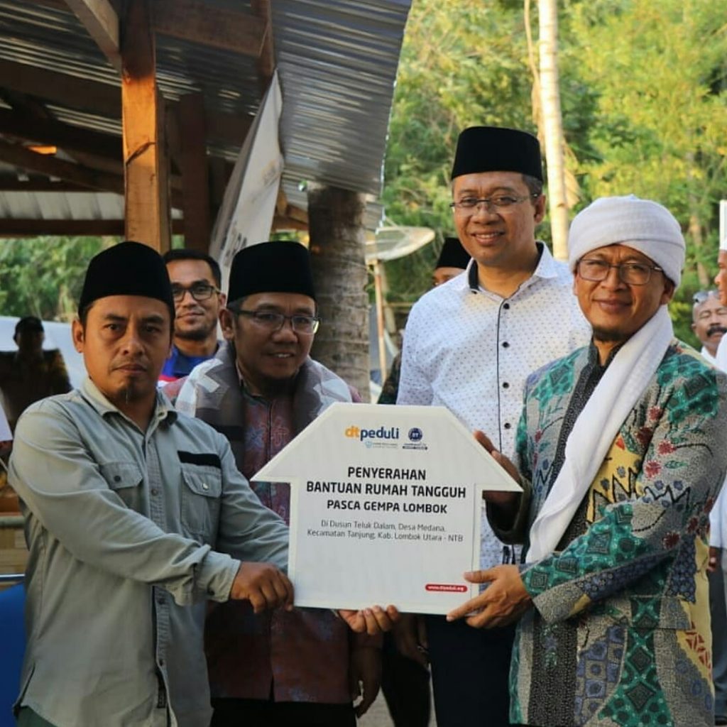 Aa Gym Resmikan Rumah Tangguh Lombok