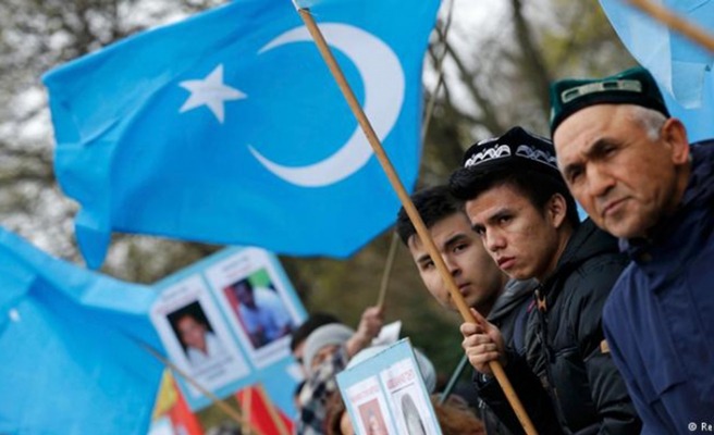Senat AS Mengesahkan UU Tindakan Tiongkok Terhadap Uighur