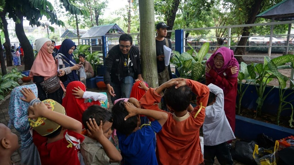 Libur Sekolah, Pemuda Hijrah Surabaya Ajak Anak-Anak Eks Dolly Berwisata