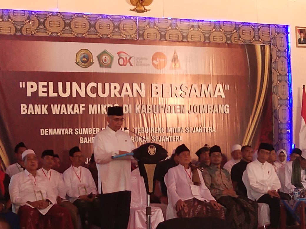 OJK Gandeng Presiden Jokowi Resmikan Tiga Bank Wakaf Mikro di Jombang