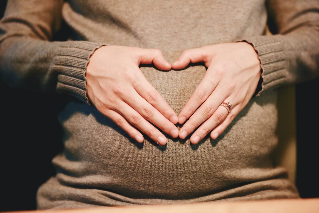 Hati-Hati! Perangkap Mitos dalam Fase Menjadi Ibu