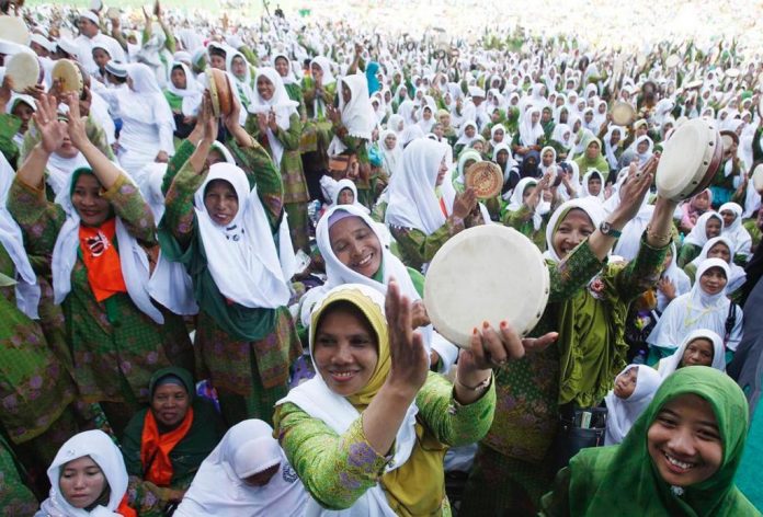 Ini Pesan Gus Sholah untuk Hari Lahir ke-73 Muslimat NU Ini Pesan Gus Sholah untuk Hari Lahir ke-73 Muslimat NU