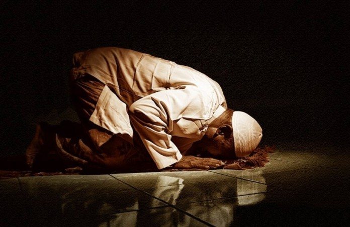 Jangan Lupakan 3 Doa Ini Saat Sujud Jangan Lupakan 3 Doa Ini Saat Sujud