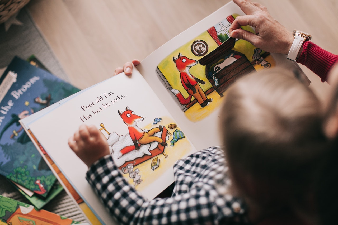 Keteladanan Orang Tua Membaca, Tumbuhkan Kebiasaan Membaca Anak