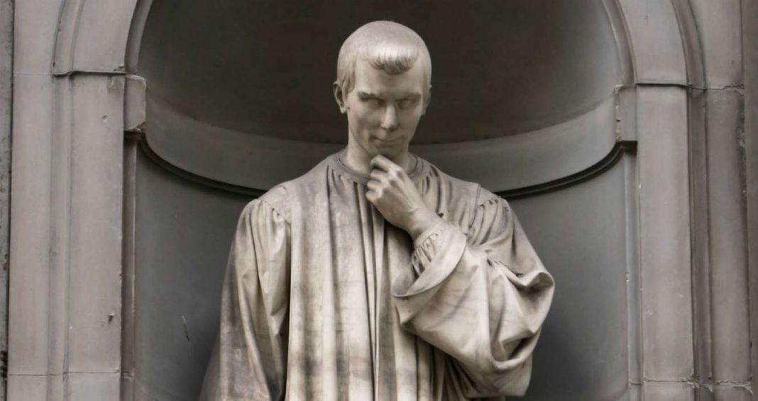 Patung Machiavelli (Foto: warontherocks.com). 