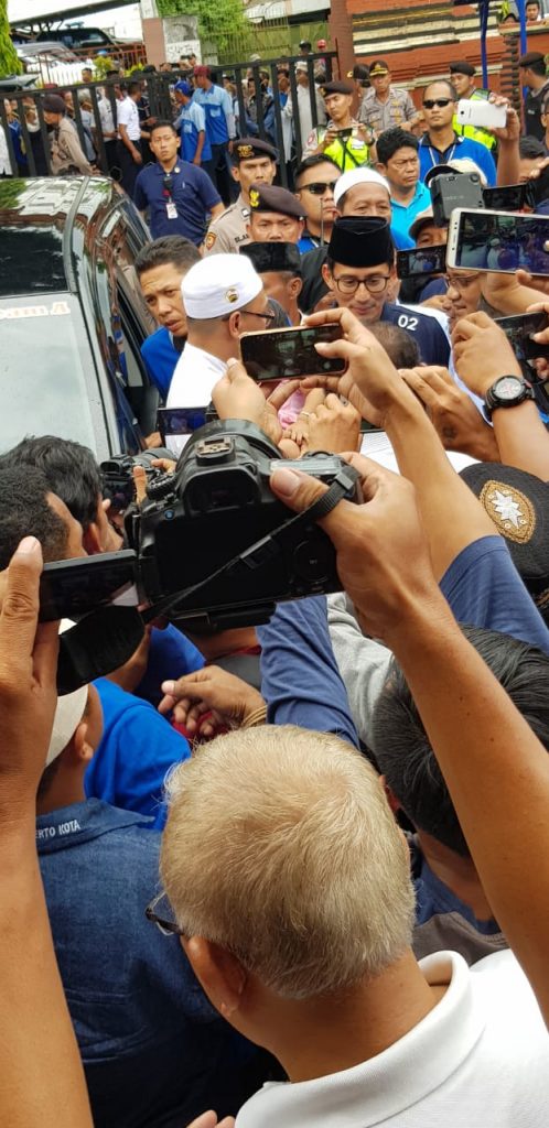 Relawan Prabowo-Sandi Berjubel di Lapas Mojokerto