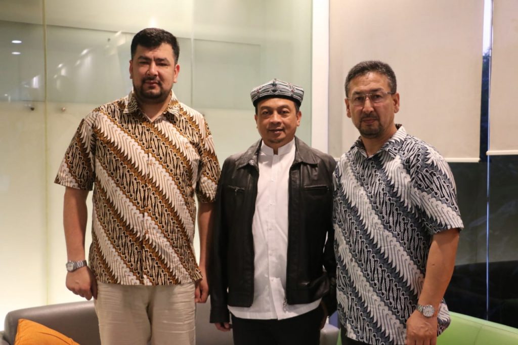 Dilepas UBN, Rombongan Muslim Uighur Kunjungi Korban Tsunami Banten