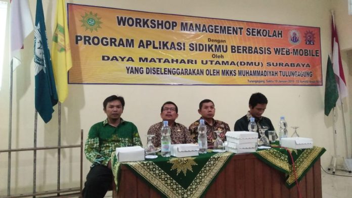 Workshop Manajemen Sekolah oleh PT DMU Surabaya Workshop Manajemen Sekolah oleh PT DMU Surabaya