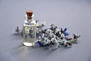 Keutamaan Memberi Hadiah, Terutama Hadiah Minyak Wangi