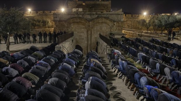 Ratusan Warga Palestina Gelar Aksi Protes Penutupan Salah Satu Pintu ke Al-Aqsha