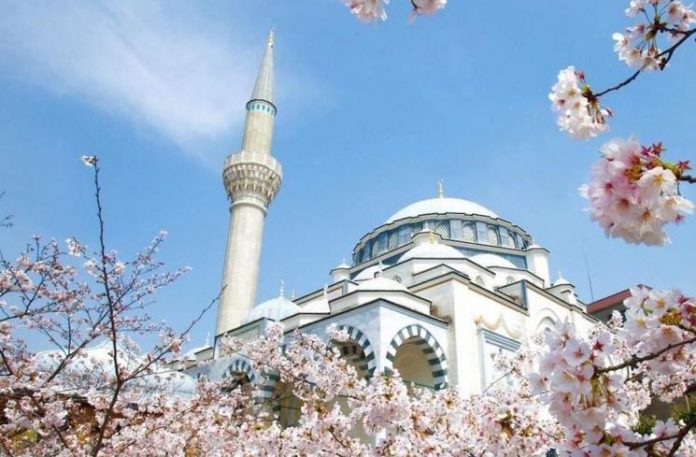 Keistimewaan Masjid Camii Tokyo, Tempat Pernikahan Syahrini dan Reino Barack Keistimewaan Masjid Camii Tokyo, Tempat Pernikahan Syahrini dan Reino Barack