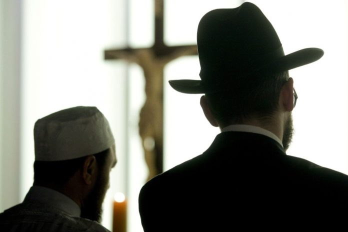 Polemik Penghapusan Kafir dan Keterbelahan Umat Islam Polemik Penghapusan Kafir dan Keterbelahan Umat Islam