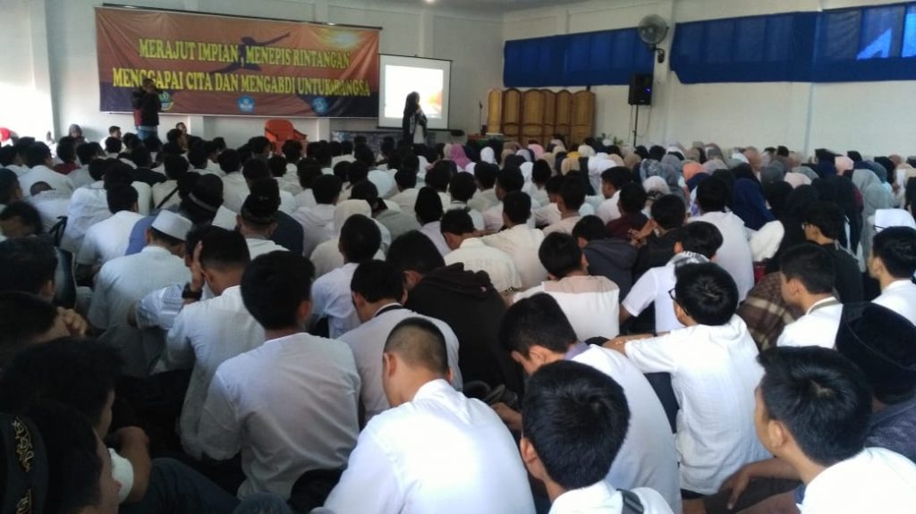 Ratusan Siswa SMA di Cimahi Ikuti Doa Bersama Jelang UNBK