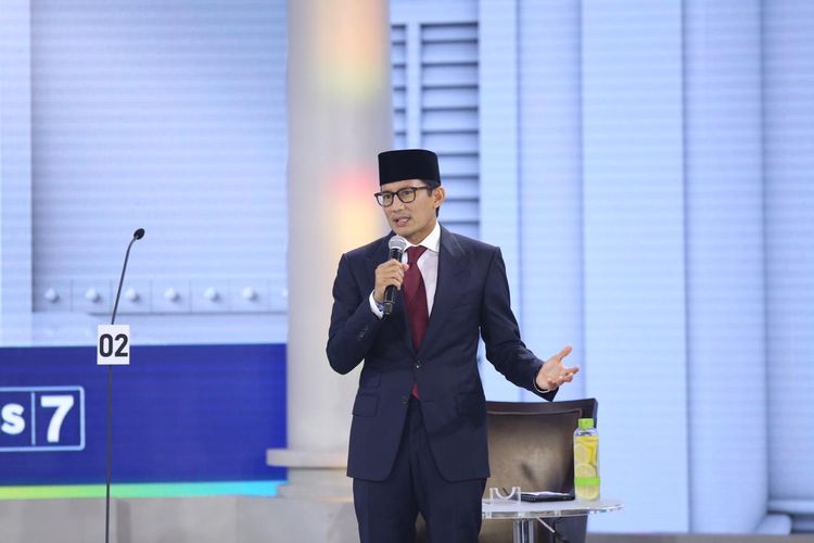 Sindir Kartu Jokowi, Sandiaga Sebut Indonesia Cukup dengan E-KTP