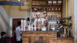 Warung Teh Aba, Nongkrong Asyik sambil Nyeruput Teh Tarik Rempah