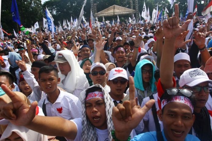 Pesan dari Tidore: People Power Itu Nyata Pesan dari Tidore: People Power Itu Nyata