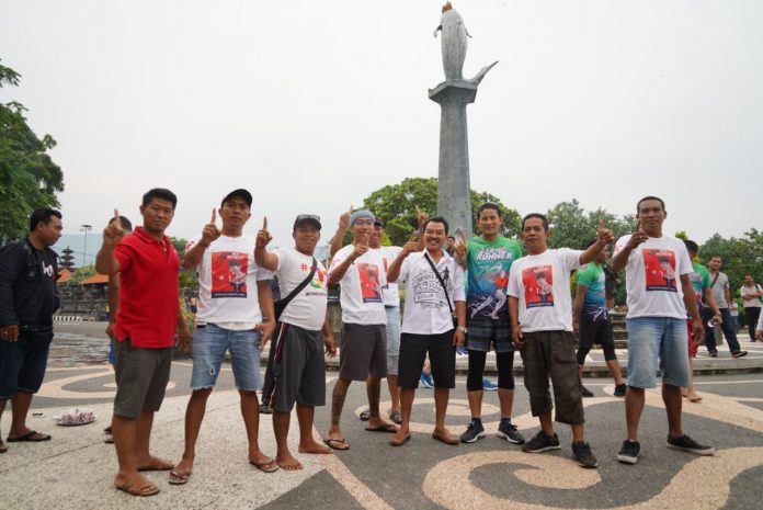 Pose Satu Jari, Sandiaga: Kami Komitmen Politik yang Mempersatukan Pose Satu Jari, Sandiaga: Kami Komitmen Politik yang Mempersatukan