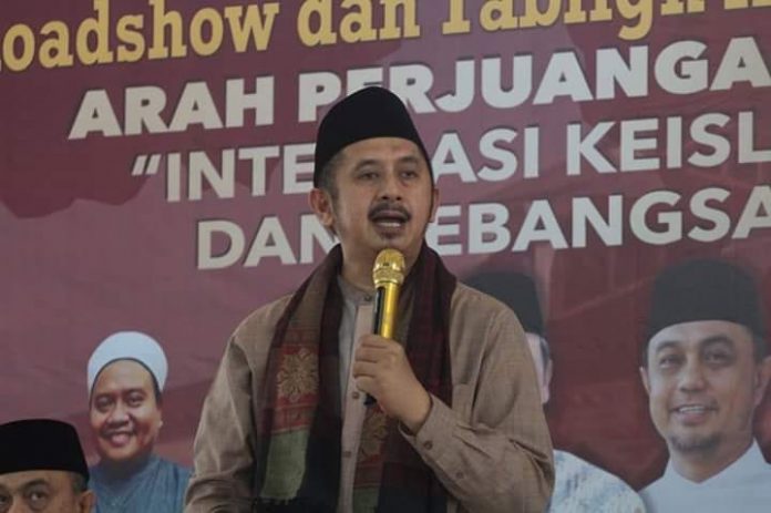 Ustaz Zaitun Rasmin, Pemimpin Harus Bisa Menyatukan dan Menyejahterakan Rakyat Ustaz Zaitun Rasmin, Pemimpin Harus Bisa Menyatukan dan Menyejahterakan Rakyat