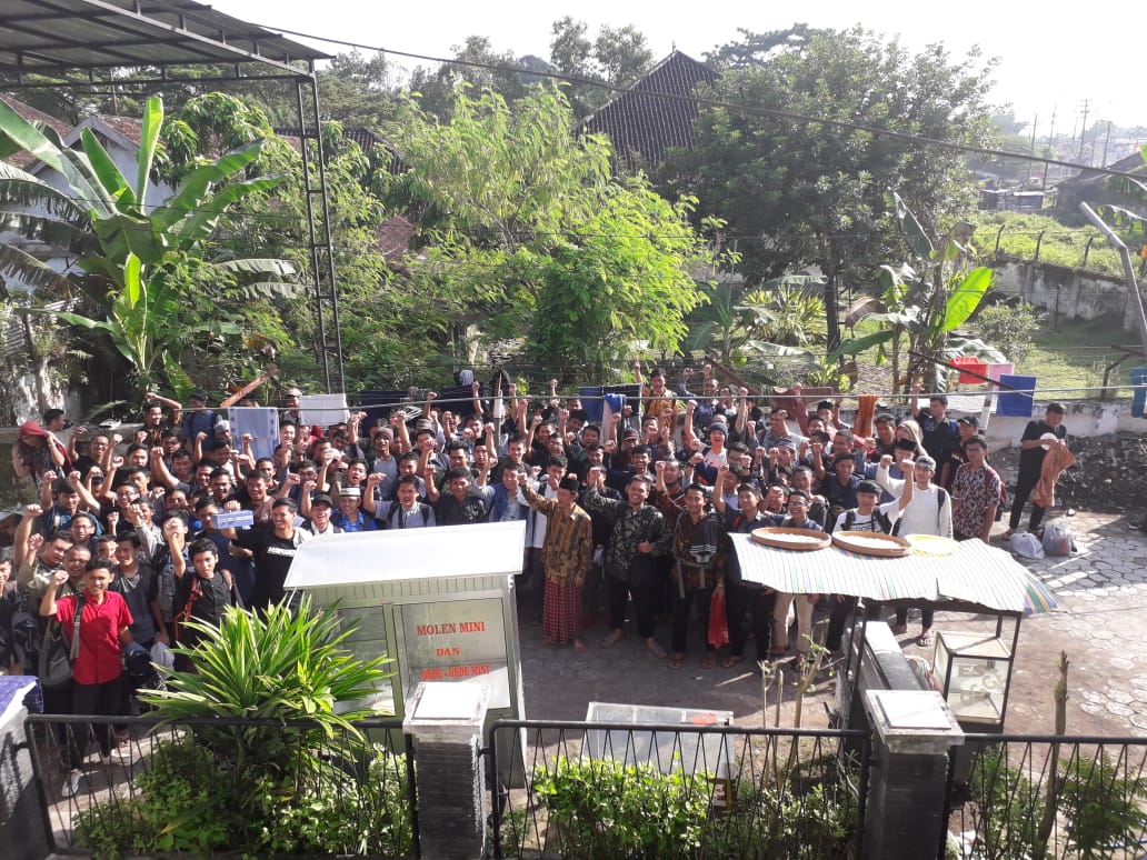 Tanamkan Cinta Tanah Air, Santri ICBB Yogyakarta Kunjungi Veteran Perang Kemerdekaan