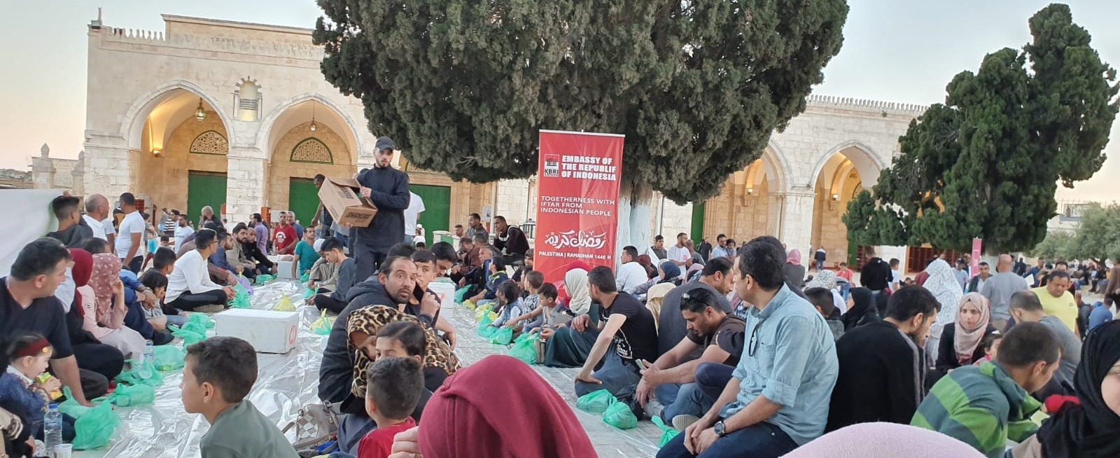 KBRI Amman Gelar Buka Puasa Dengan Pengungsi Palestina