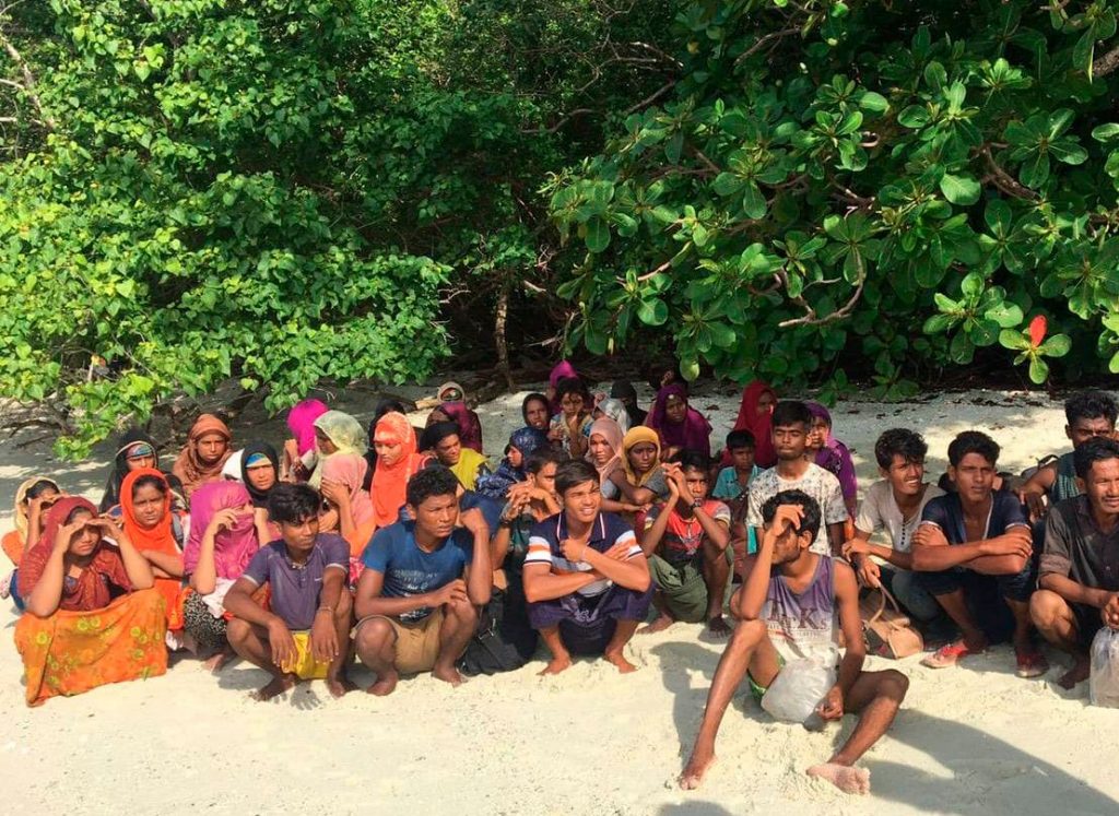65 Rohingya Ditemukan di Perahu Karam di Thailand
