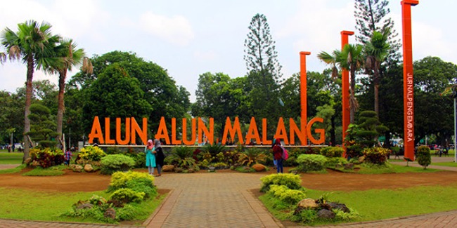 Alun-alun Malang.