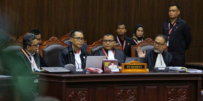 MK Terima Perbaikan Permohonan Tim Prabowo-Sandi