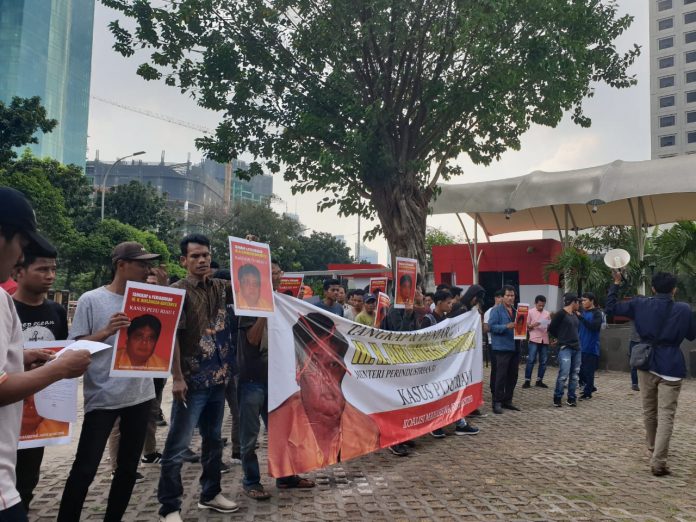 Datangi Gedung KPK, Mahasiswa Minta Airlangga Hartarto Ditangkap Datangi Gedung KPK, Mahasiswa Minta Airlangga Hartarto Ditangkap