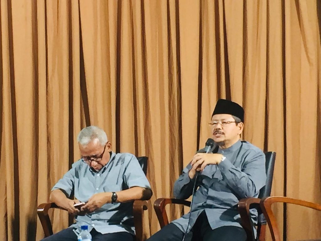 Ismail Yusanto Demokrasi Jalan Sempit Bagi Umat Islam