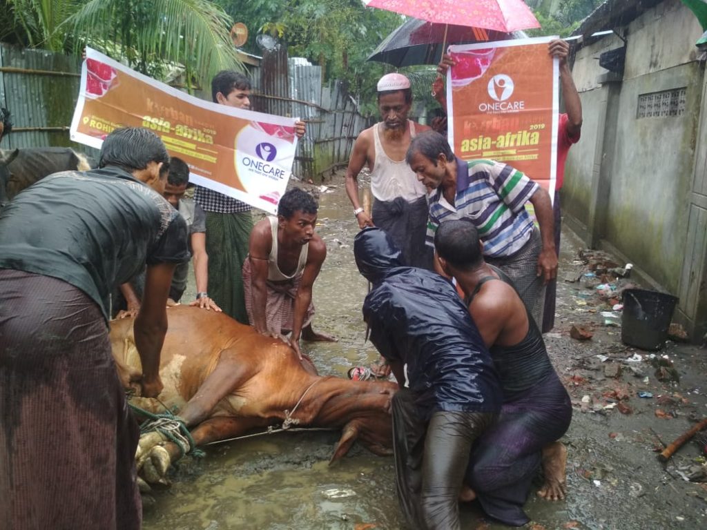 200 KK Rohingya Nikmati Daging Kurban dari Indonesia