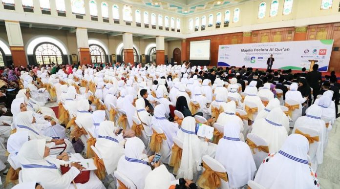 23-Sept-GQ-Peserta-Wisuda-Tahfidz-Didominasi-Usia-40-Tahun-ke-Atas-1-800x445